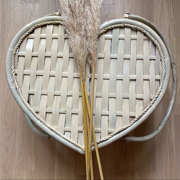 Large Wicker Heart Basket | Bamboo handles - Picture 6 of 11